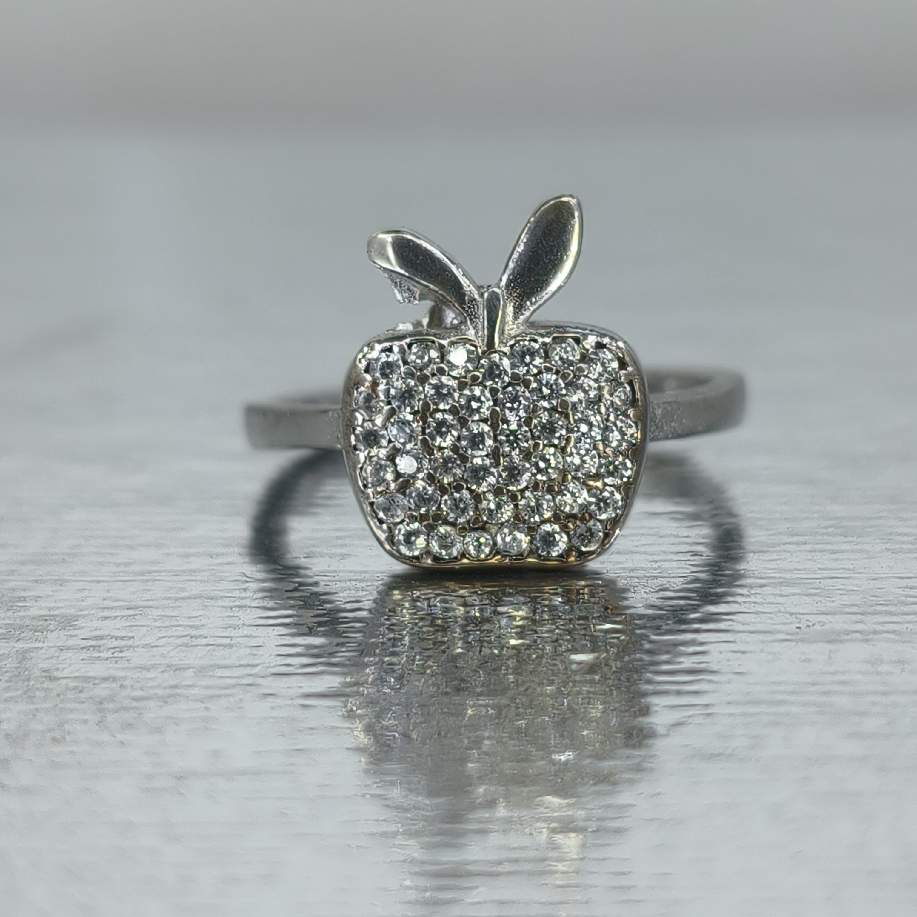 انگشتر نقره طرح اپل با آبکاری رادیوم