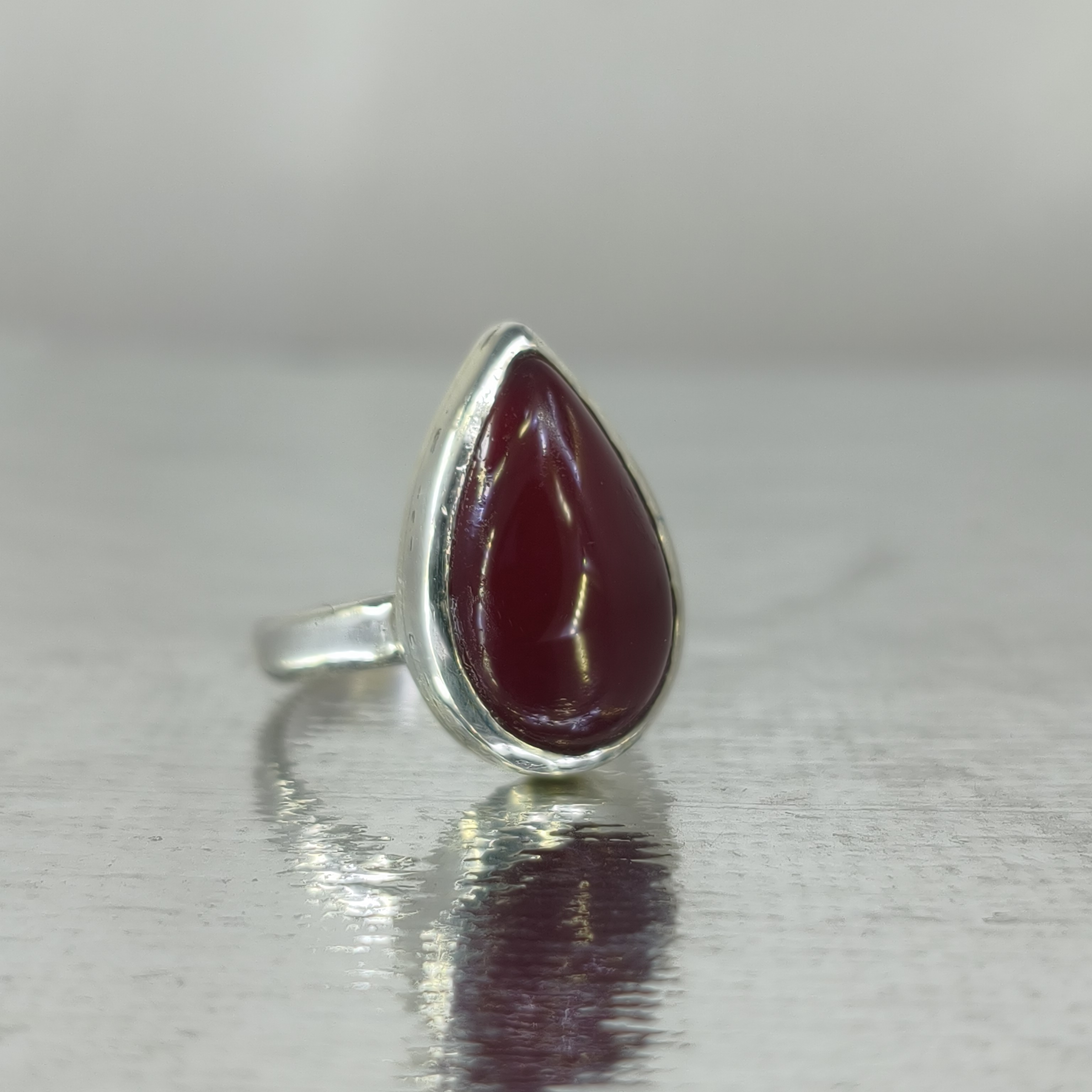 انگشتر نقره زنانه دست ساز عقیق سرخ یاقوتی