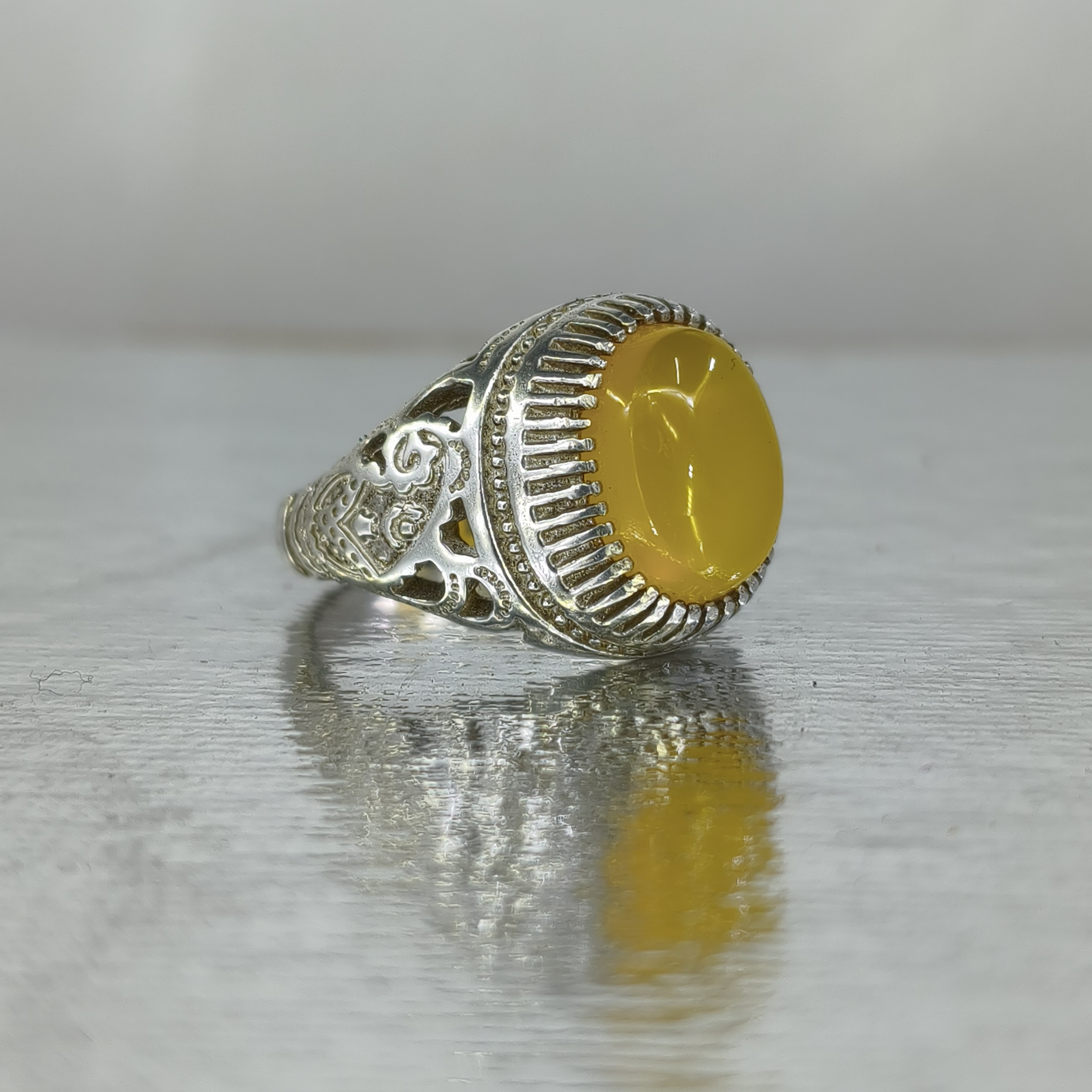 انگشتر مردانه عقیق زرد (شرف شمس)