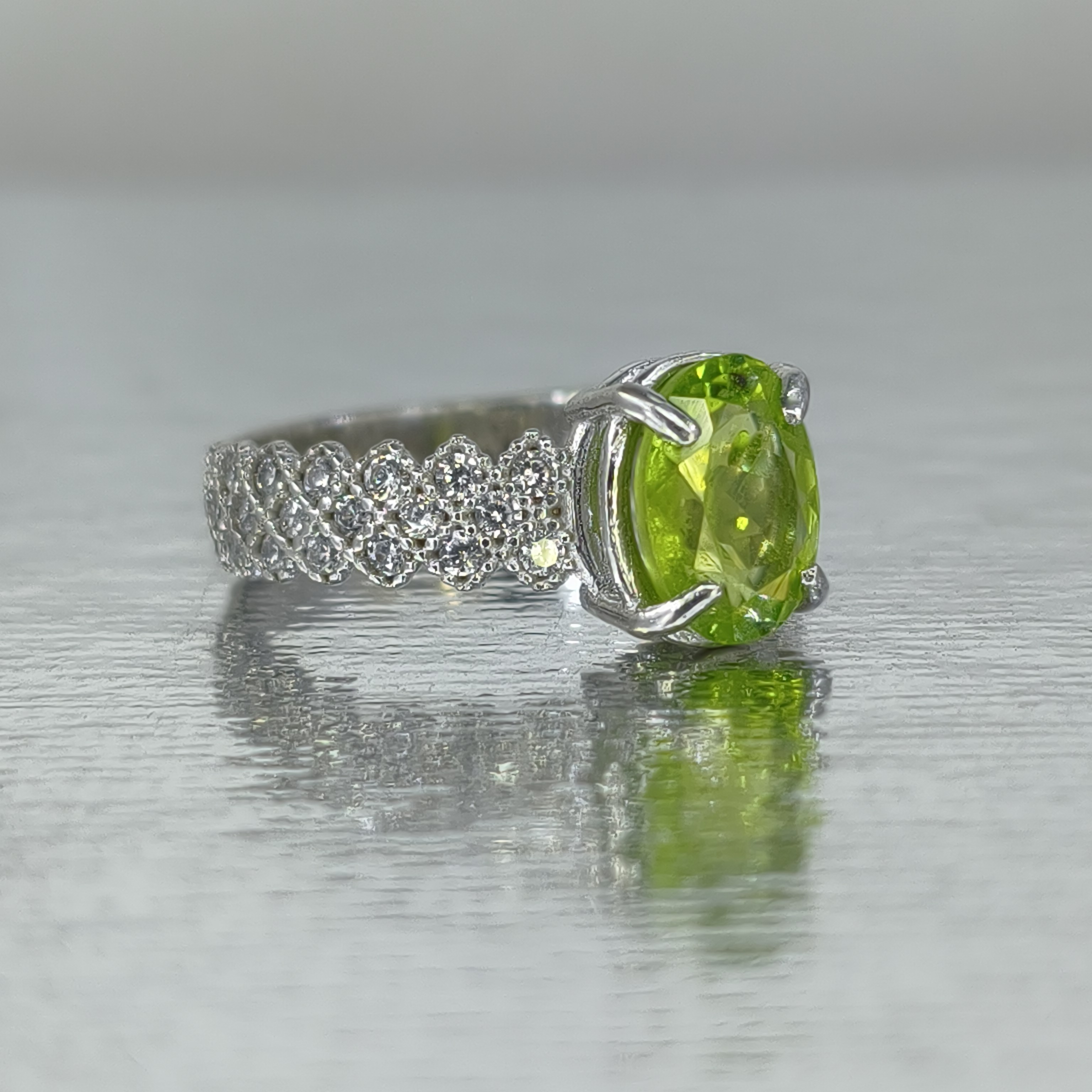 انگشتر زنانه زبرجد معدنی آبکاری رادیوم